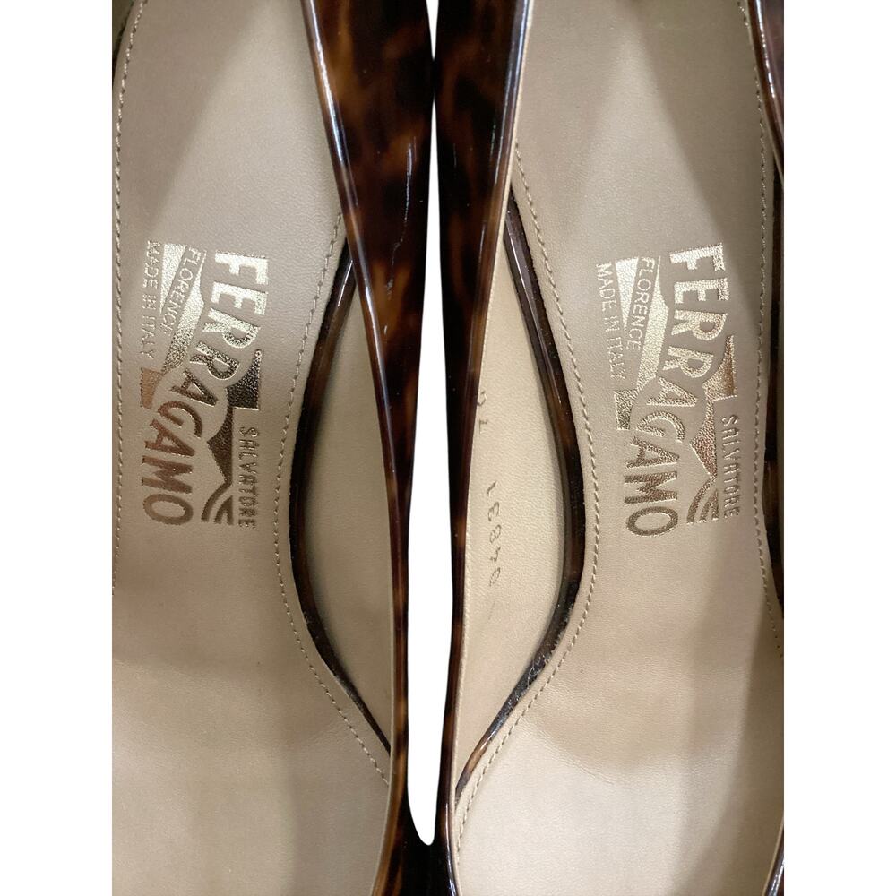 Salvatore Ferragamo Heels Women’s SZ 9 Leather With Glossy Finish Brown Tortoise - Picture 7 of 7